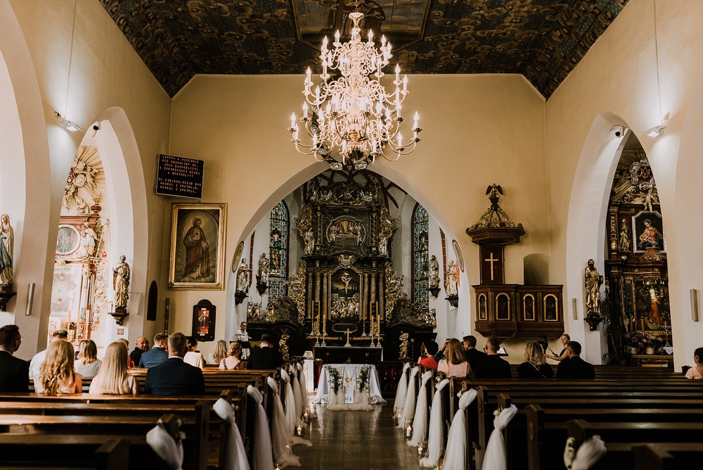 ślub-w-bartągu-kościół